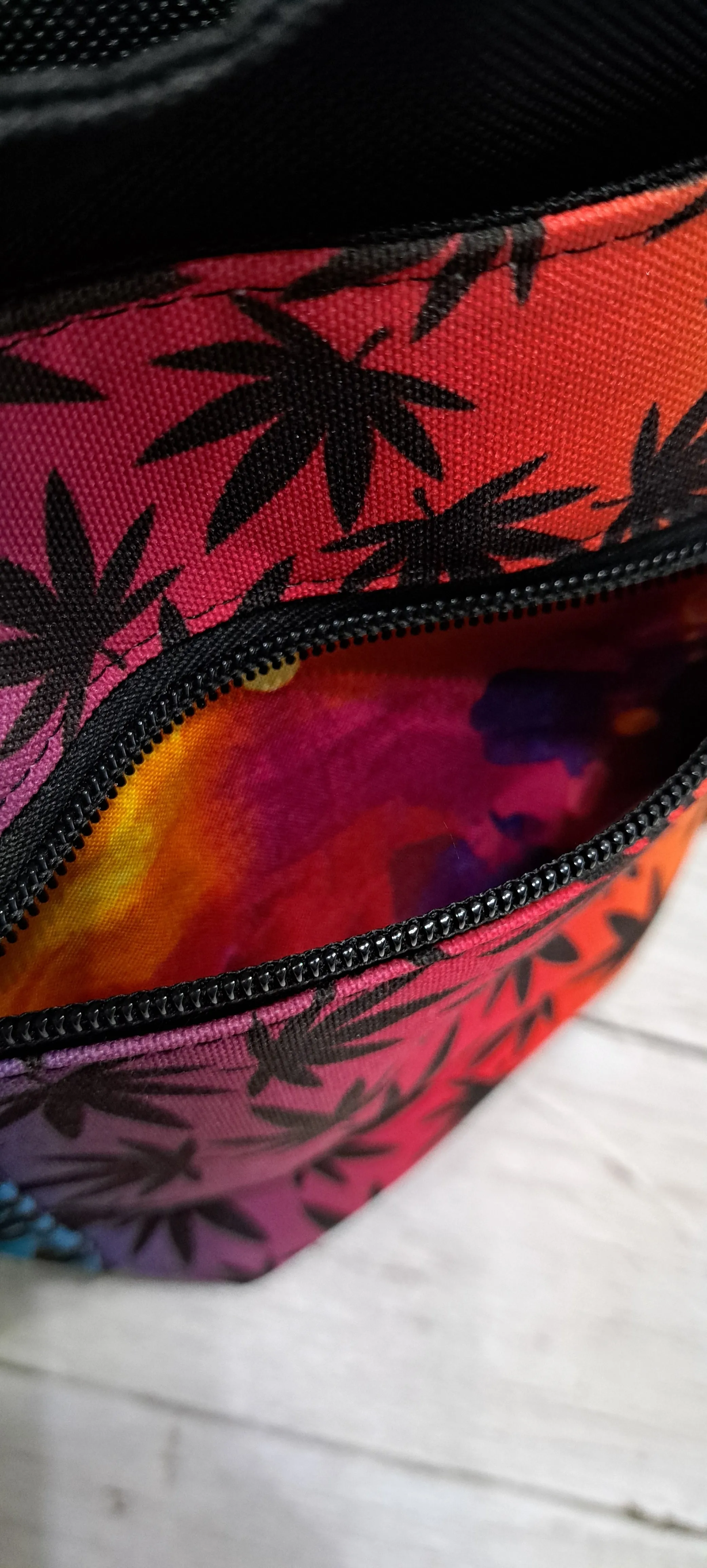 420 leaf water bottle bag