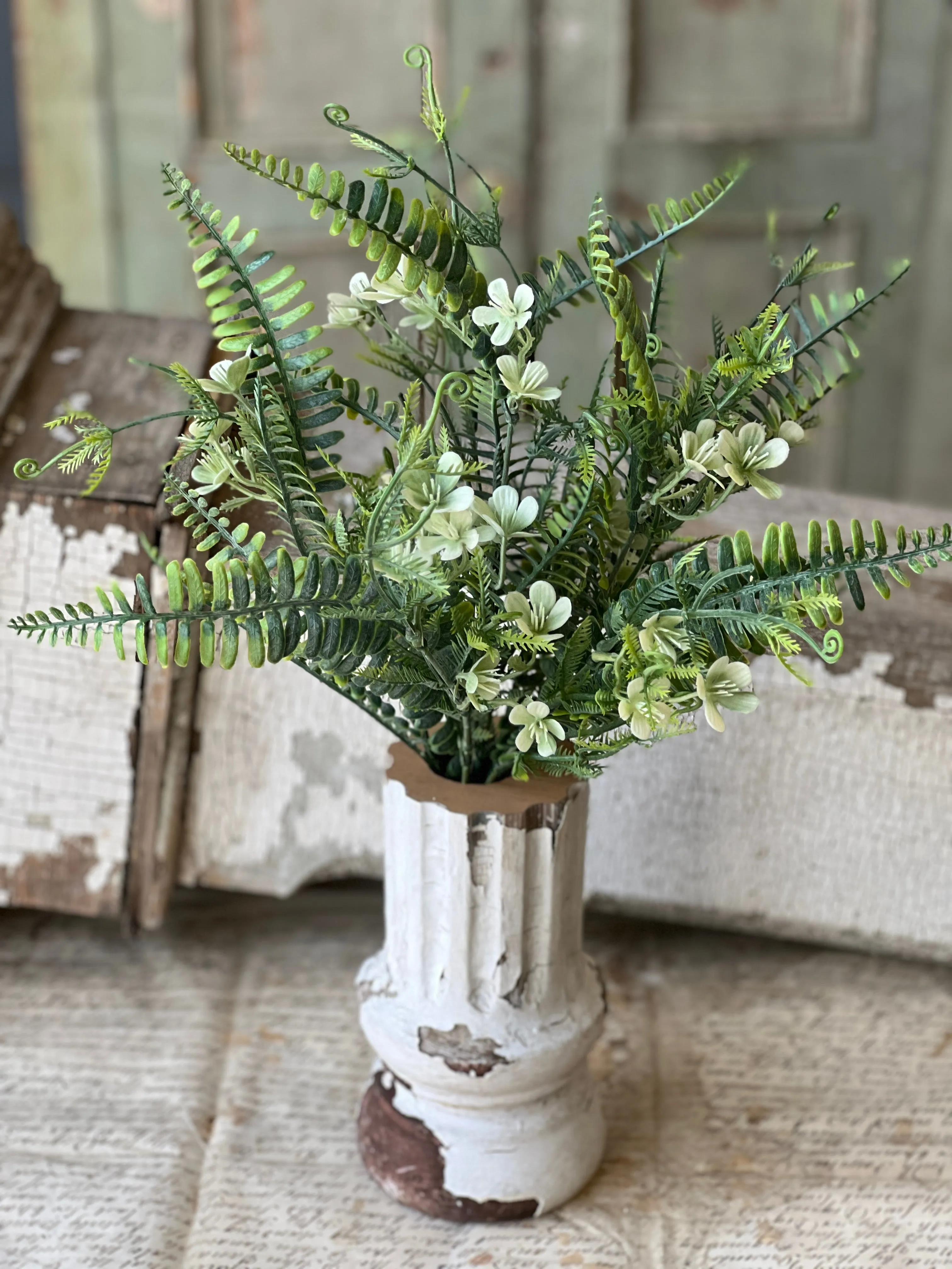 Ambling Arbor Bush | 19" | White | NOT CURRENTLY IN STOCK-New For Spring 2025!