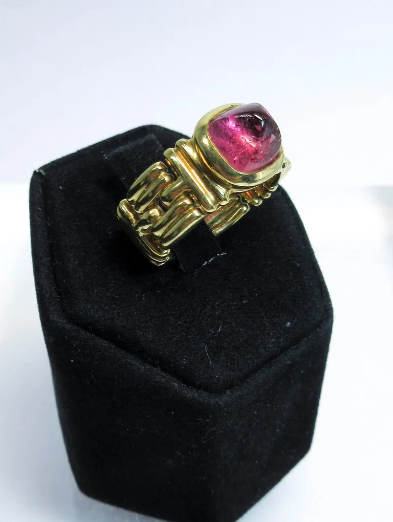 BVLGARI 18 Karat Yellow Gold Sugar Loaf Tourmaline Ring Size 5 1/2