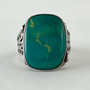 Deep Green Vintage Ring<br>Size: 9.5