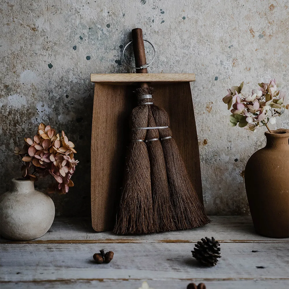 Lightweight Wood Dustpan