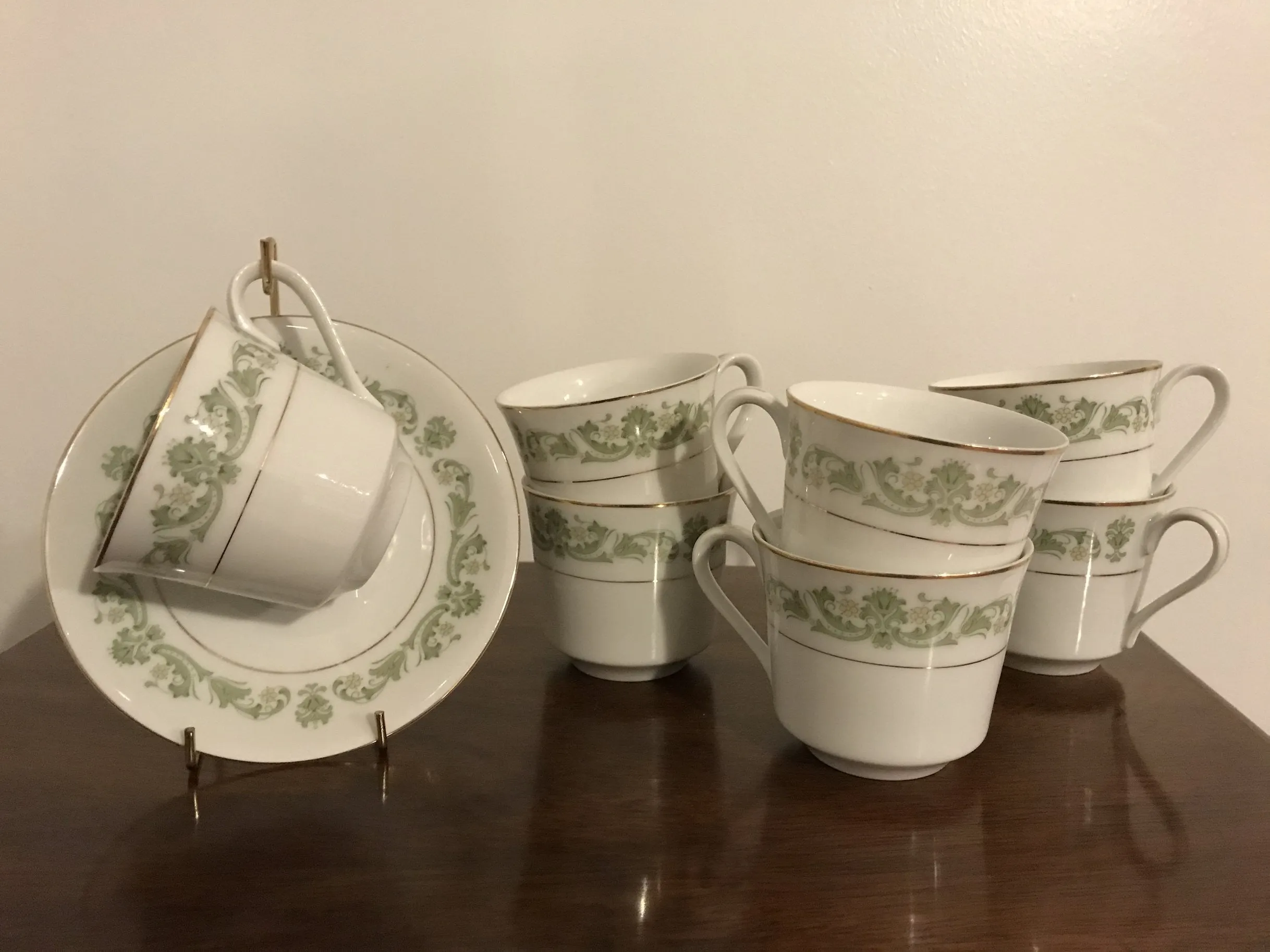 <€€* Vintage China STYLE HOUSE CONTESSA Set Variety of Pieces Retired