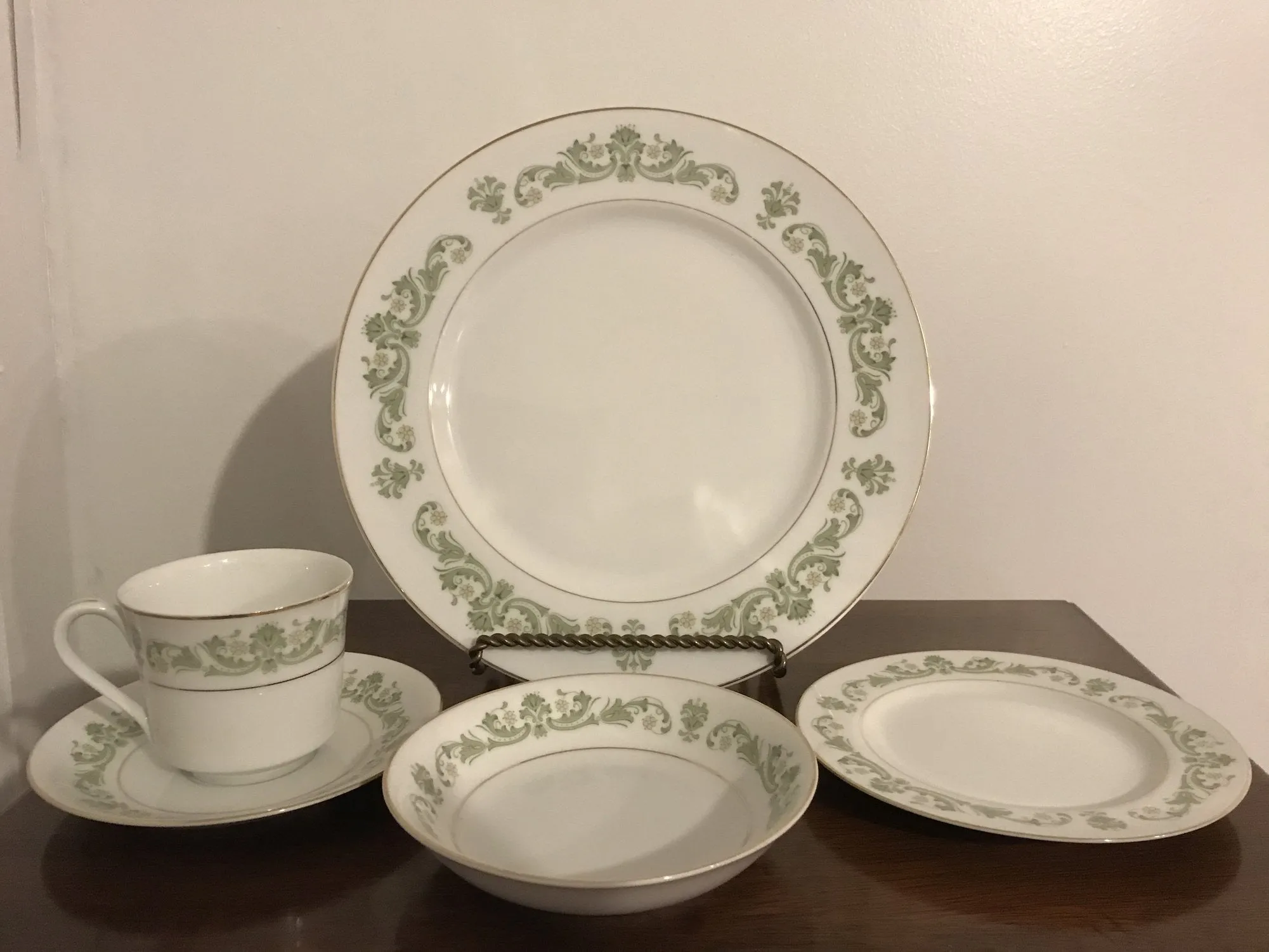 <€€* Vintage China STYLE HOUSE CONTESSA Set Variety of Pieces Retired