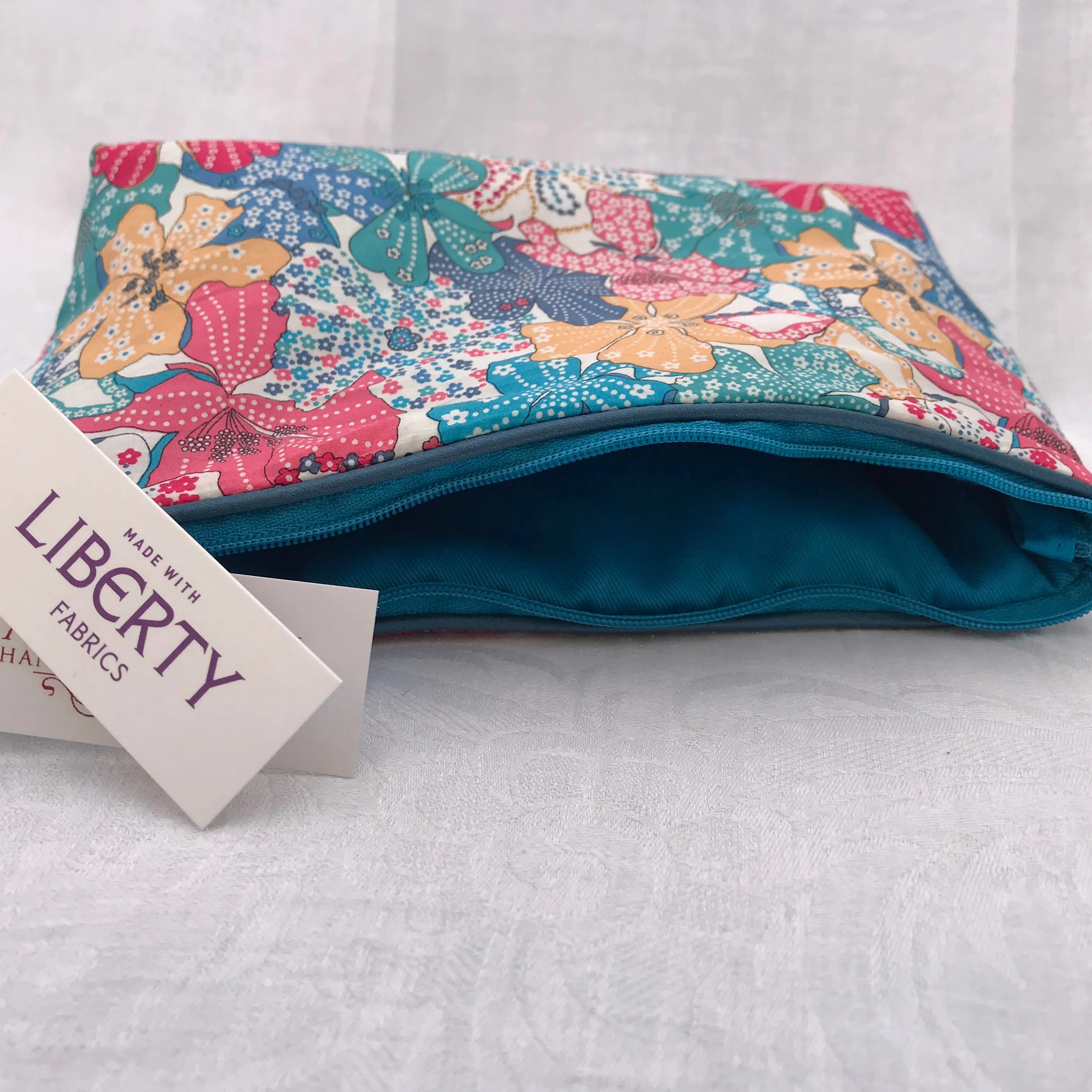 Mauvey Liberty Cosmetic Bag: Stylish Storage for Your Essentials