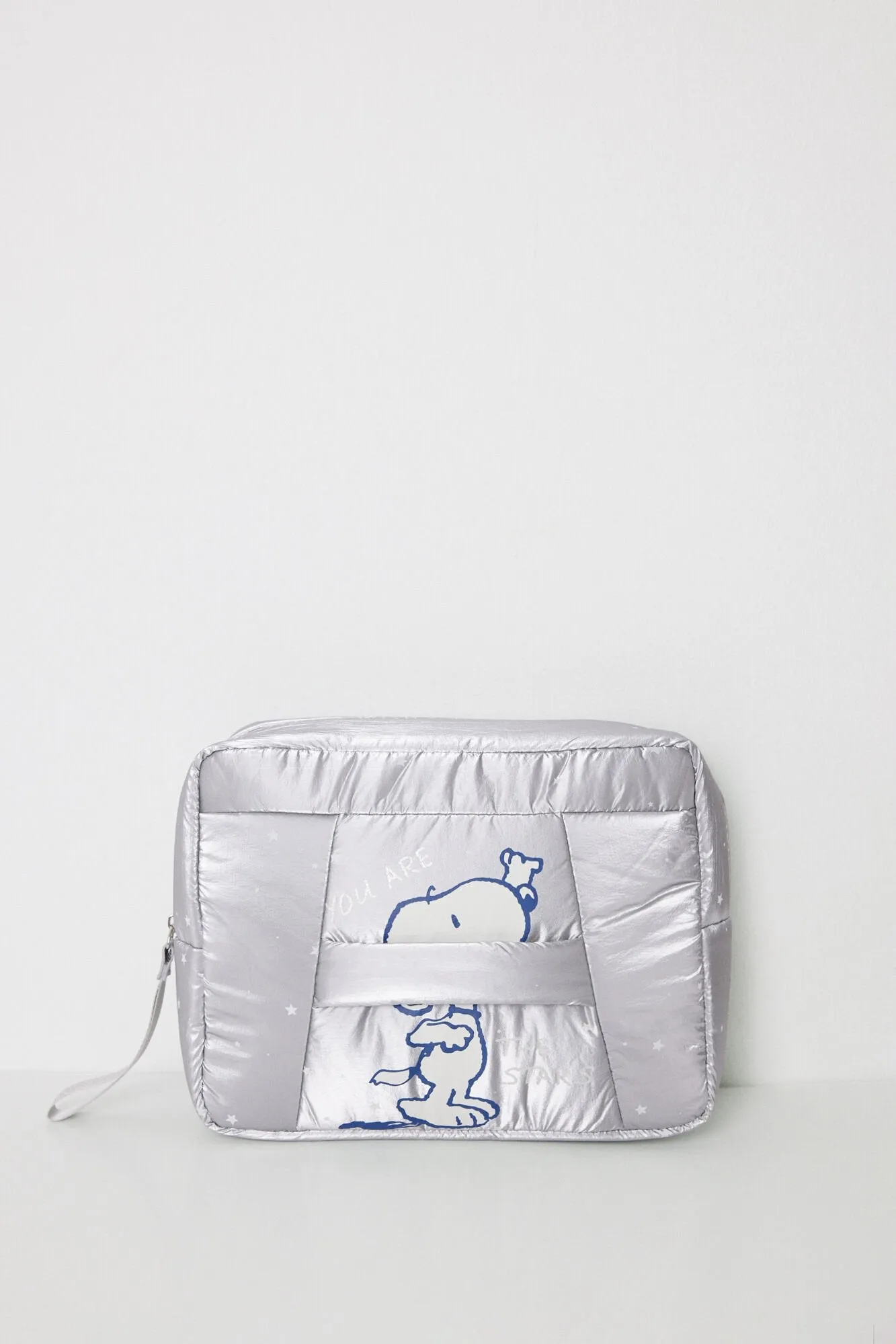 Medium padded nylon Snoopy toiletry bag