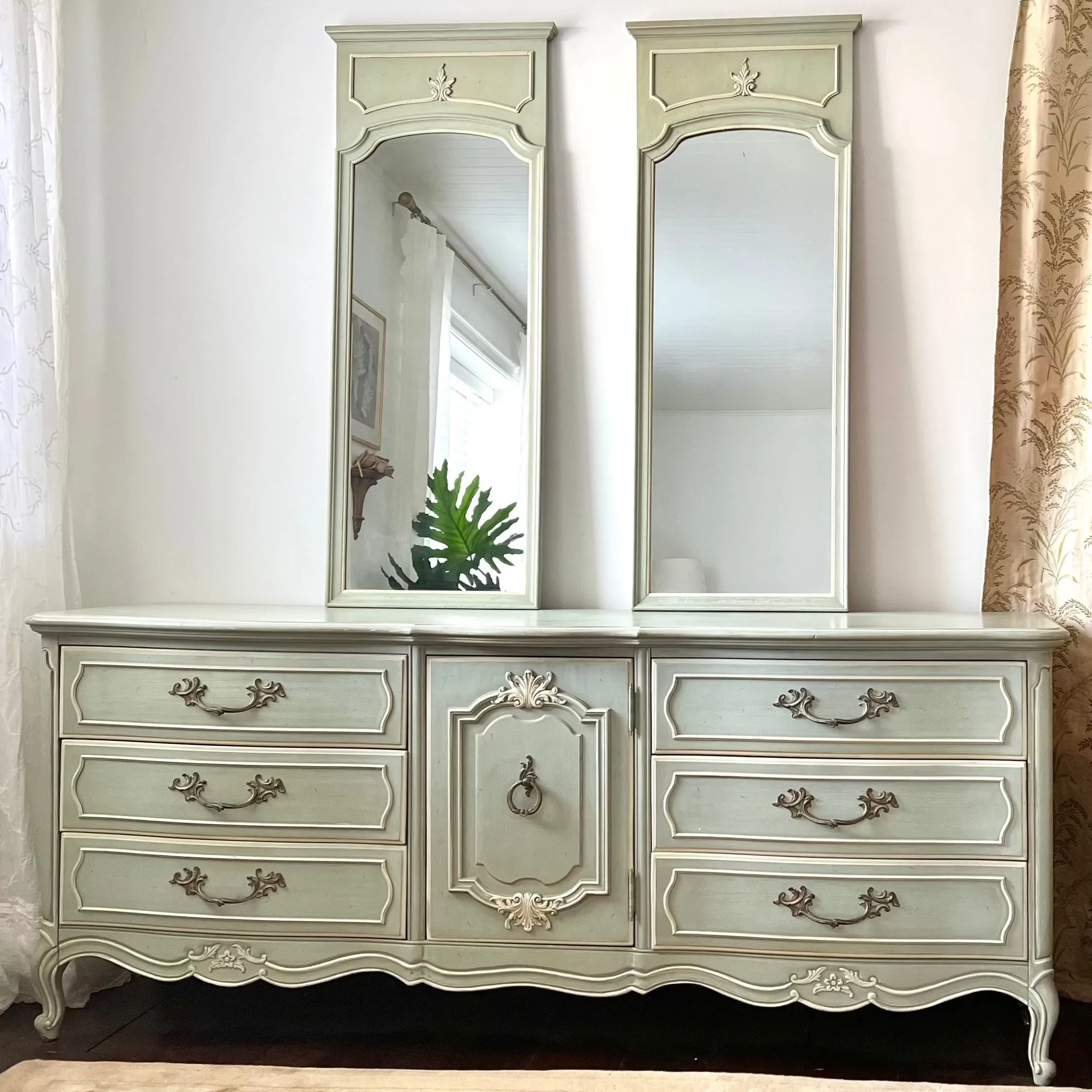 Robin's Egg Blue Thomasville French Dresser Sideboard with Mirrors