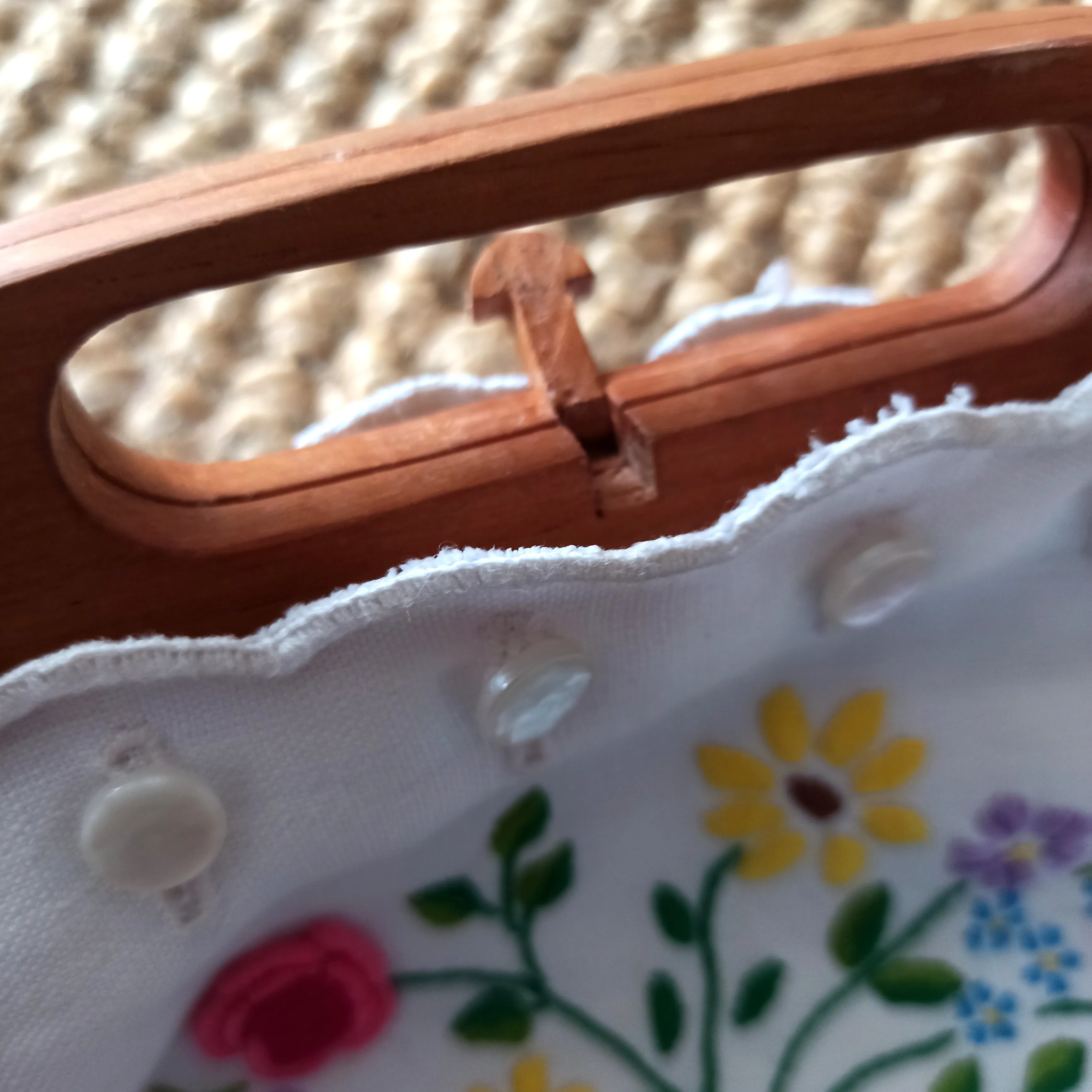 VTG - Lovely Hand Embroidery Linen Teak Handbag